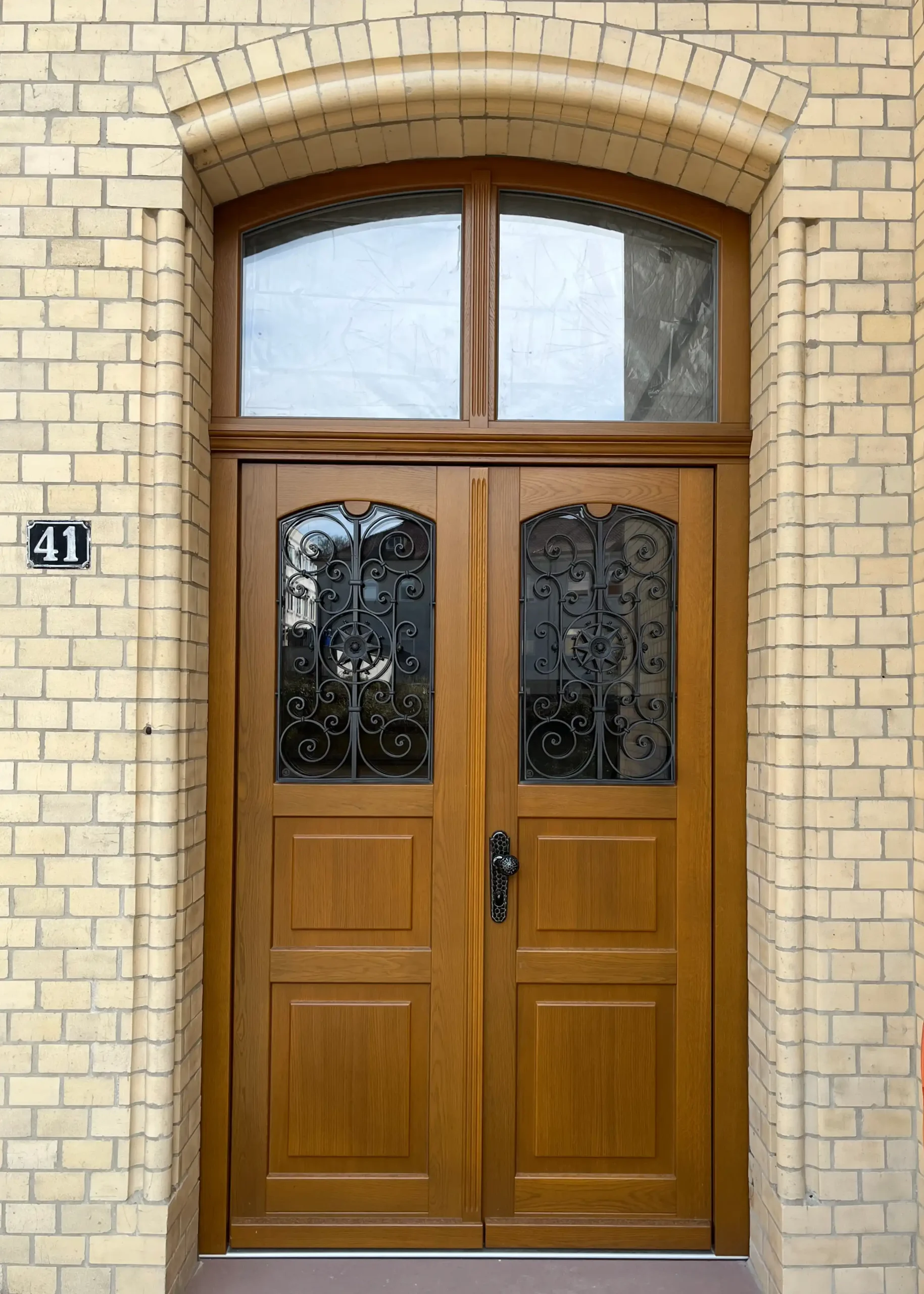 Haustür aus Holz
