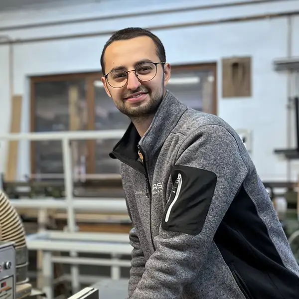 Ali Metin Cansever, Auszubildener